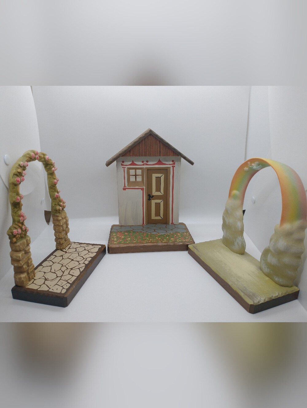 Anri Figurine Display Hand Carved & Painted Italy Lot Of 3 Excellent Condition